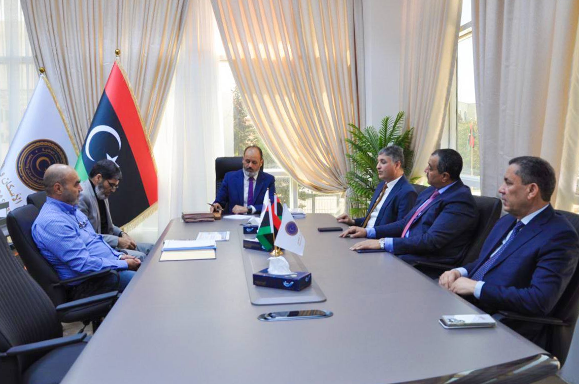 وزير الإسكان والتعمير يبحث برامج الإسكان وحلحلة الملفات العالقة في القطاع