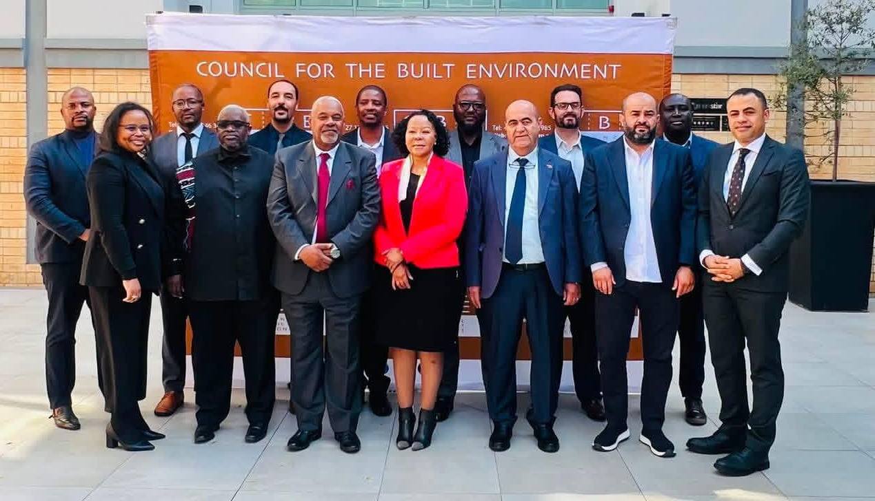 وزارة الإسكان والتعمير تبحث مع مجلس البيئة العمرانية بجنوب إفريقيا تأهيل الكوادر الوطنية ومنح الشهادات المهنية وتعزيز التعاون في قطاع البنية التحتية