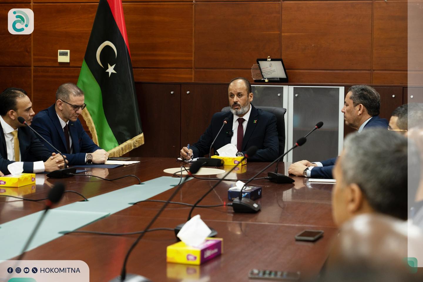 التموني يتابع سير العمل مع رؤساء ومديري الجهات التابعة للوزارة