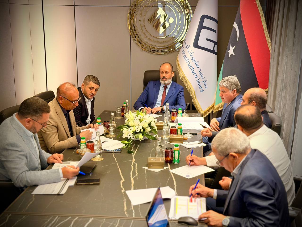 وزير الإسكان والتعمير يترأس اجتماعًا موسعًا لتعزيز التنسيق وتسريع تنفيذ مشروعات الإسكان والمرافق