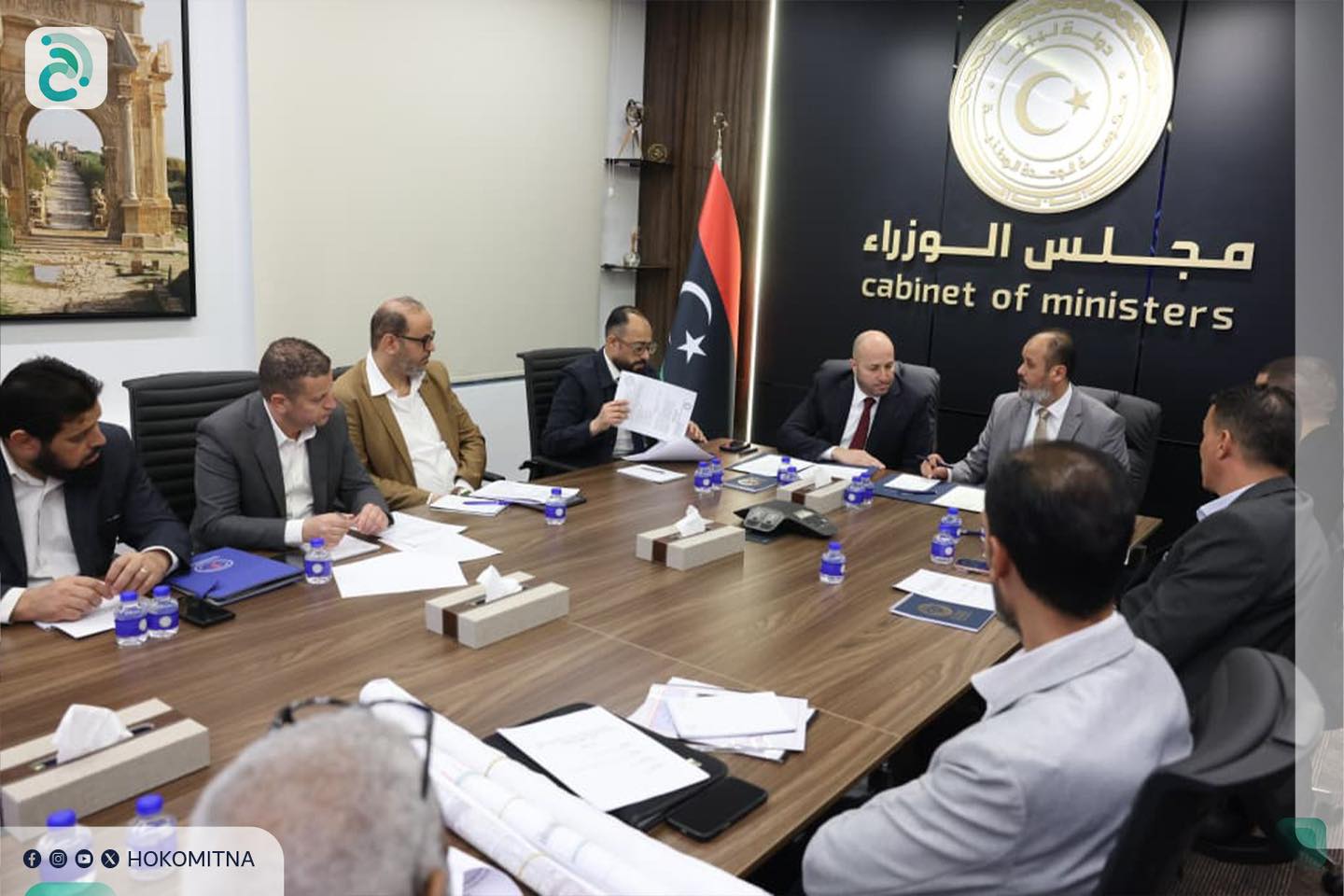 وزير الإسكان والتعمير المهندس عصام التموني يشارك في اجتماع موسع بديوان رئاسة الوزراء لمتابعة معالجة التشوهات البصرية بطريق المطار.
