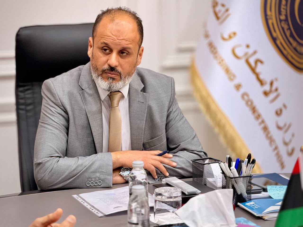 وزير الإسكان والتعمير يستقبل أعضاء المجلس البلدي حي الأندلس وأعيان وحكماء منطقتي الرياضية والفلاح ويتابع عددًا من الملفات الخدمية